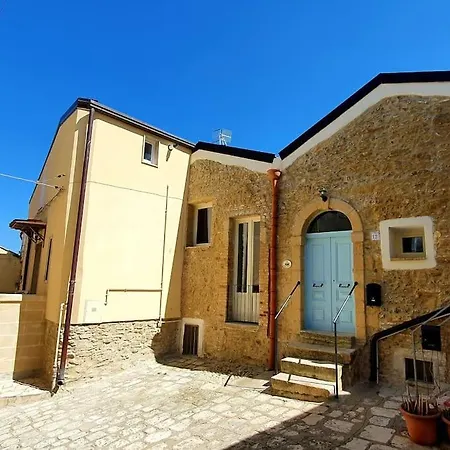 Casa Santa Maria - Beautifully restored house in centro storico Irsina Basilicata Puglia Esterno foto